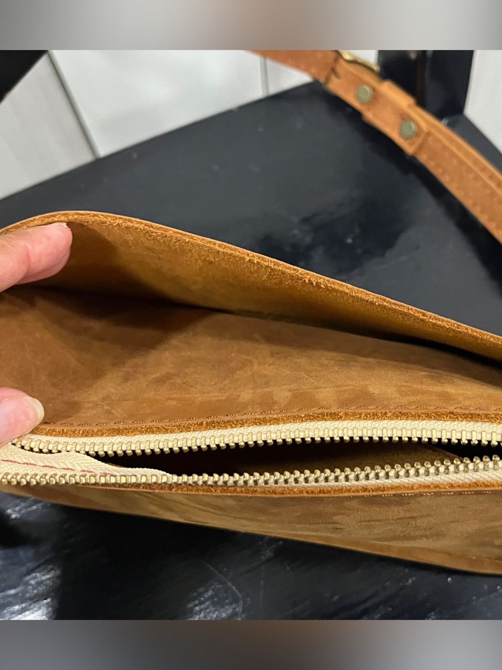 Portland Leather Poppy Women’s Leather Crossbody- Honey - Picture 8 of 15